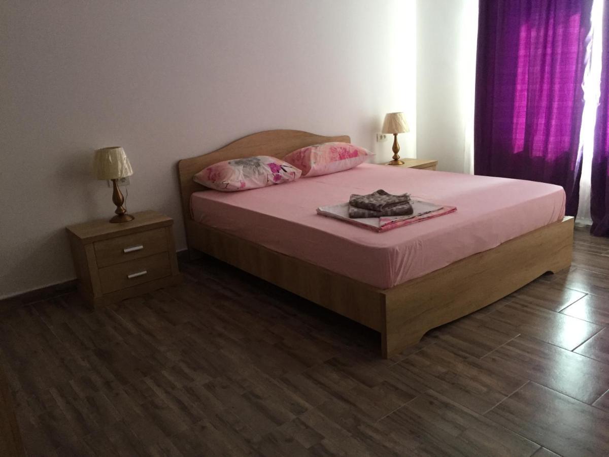 Sunshine Apartments Navodari Bagian luar foto
