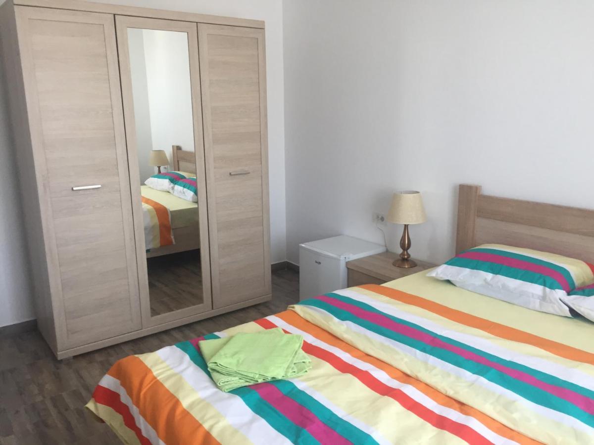 Sunshine Apartments Navodari Bagian luar foto