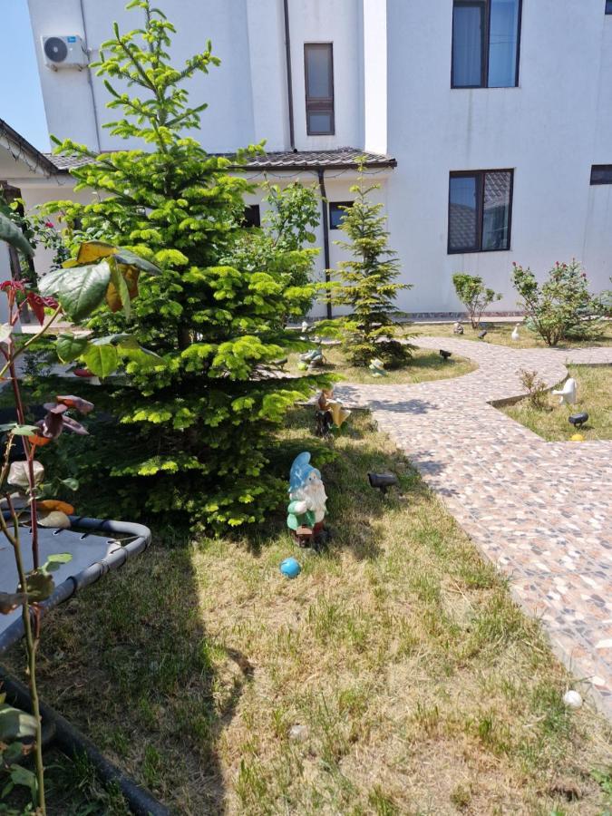Sunshine Apartments Navodari Bagian luar foto
