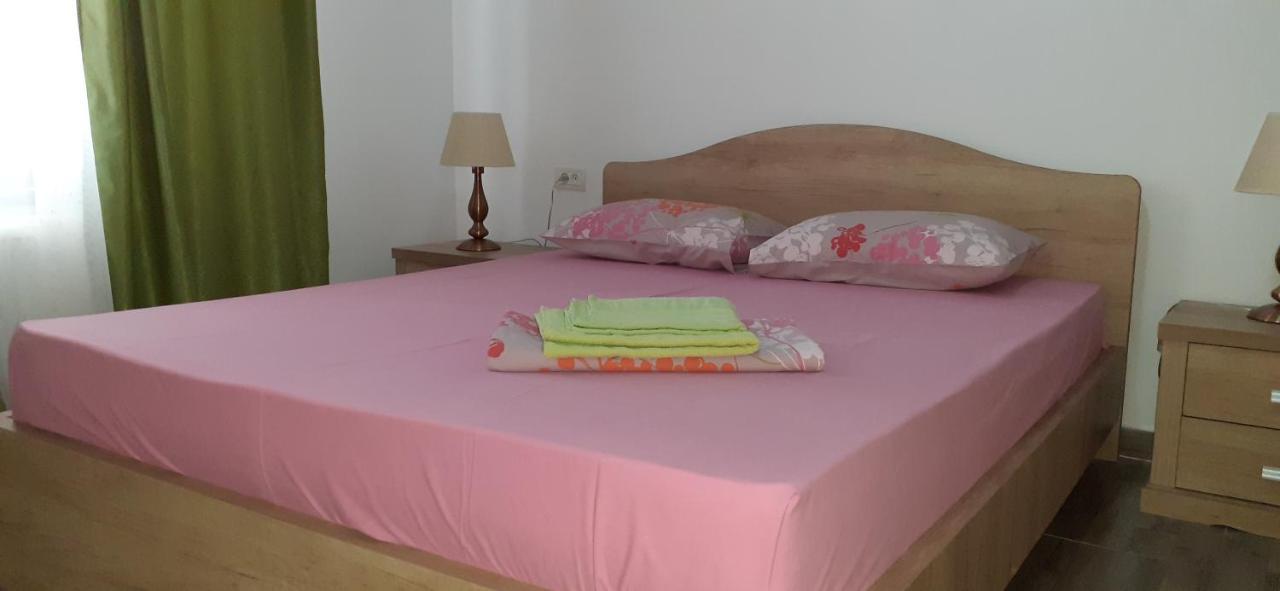 Sunshine Apartments Navodari Bagian luar foto
