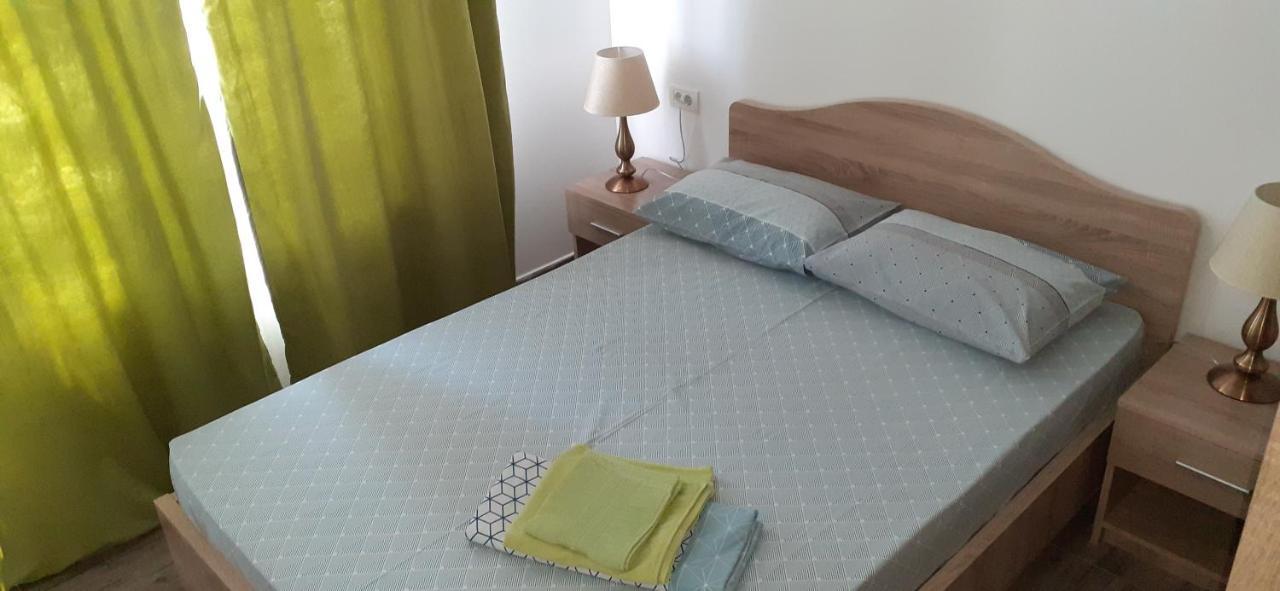 Sunshine Apartments Navodari Bagian luar foto