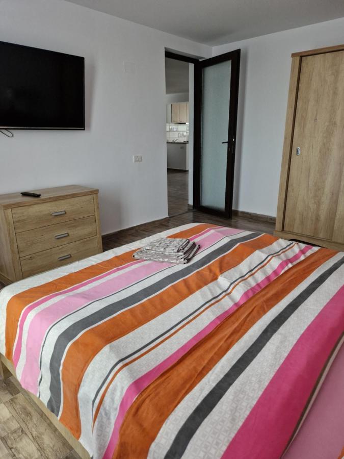 Sunshine Apartments Navodari Bagian luar foto