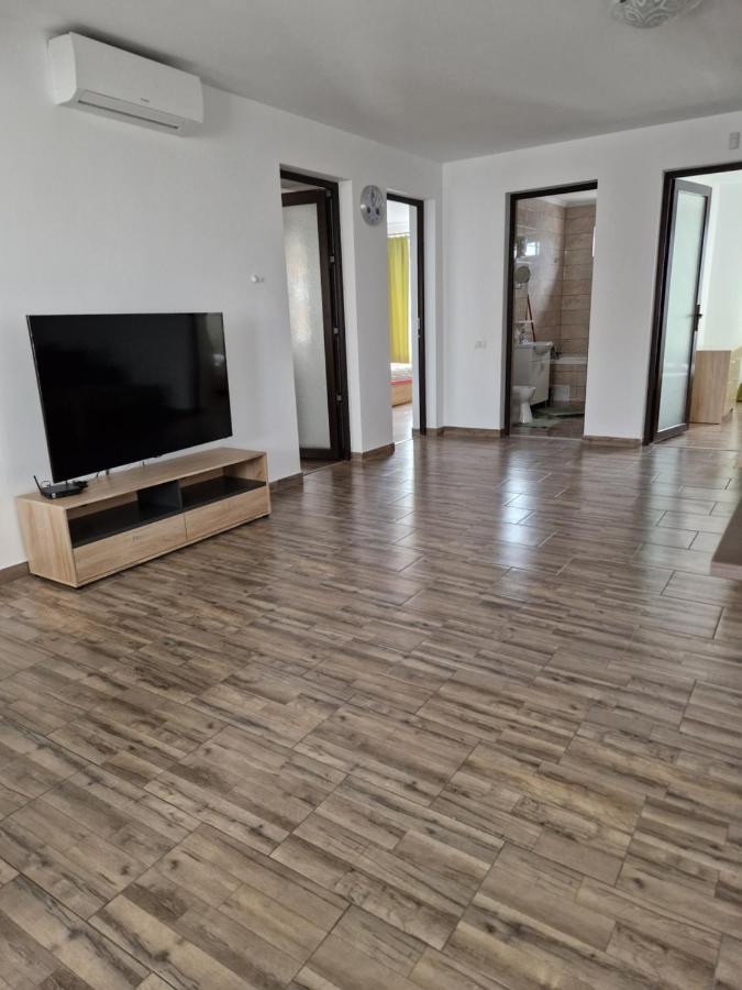 Sunshine Apartments Navodari Bagian luar foto
